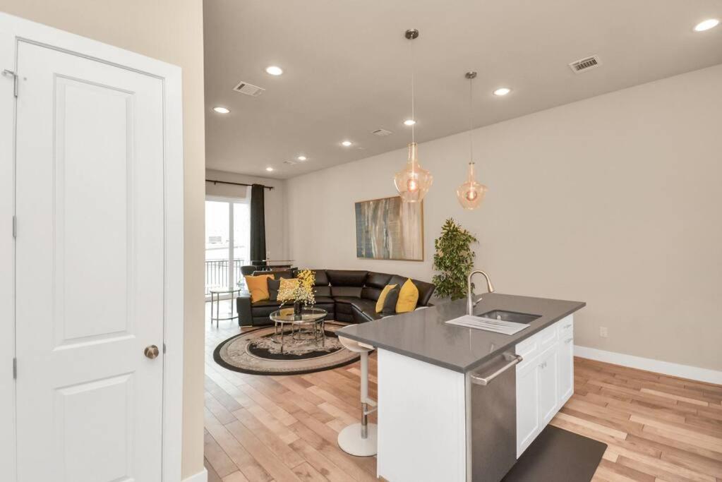 Beautiful Luxurious Houston Galleria Home Bagian luar foto
