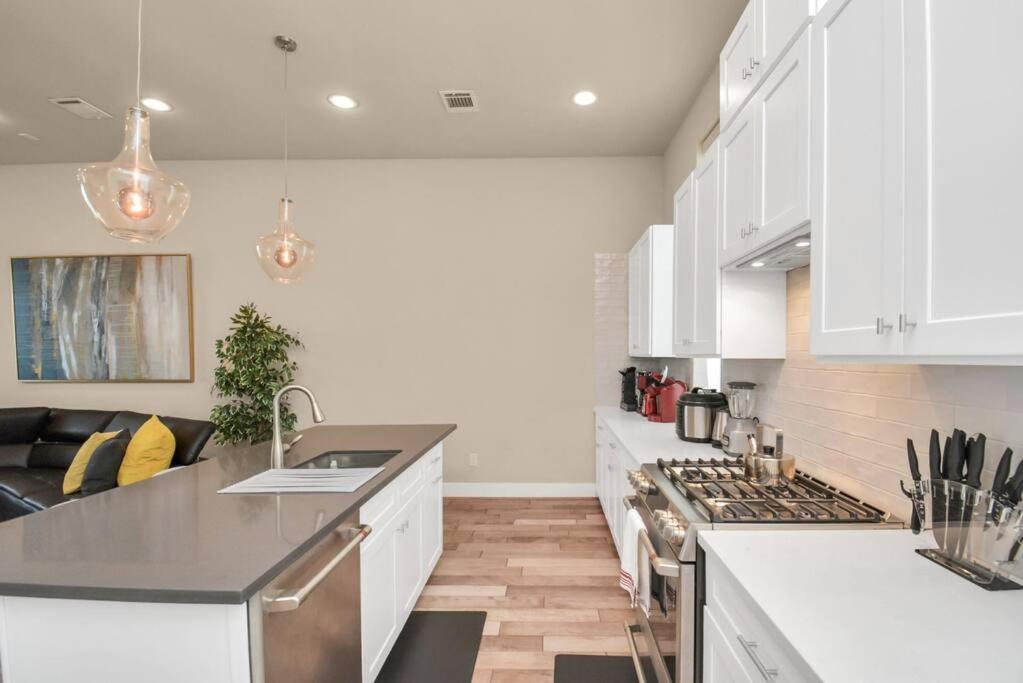 Beautiful Luxurious Houston Galleria Home Bagian luar foto